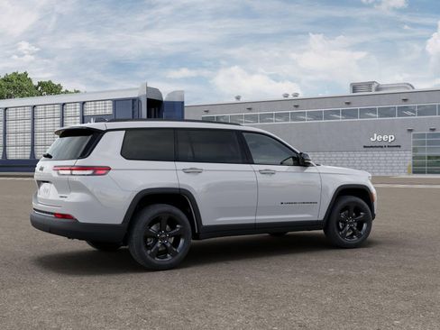New 2025 Jeep Grand Cherokee L Limited w/ Black Appearance Package AWD/4WD image 4