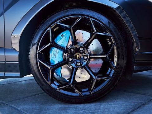 Used 2024 Lamborghini Urus Performante AWD/4WD image 30