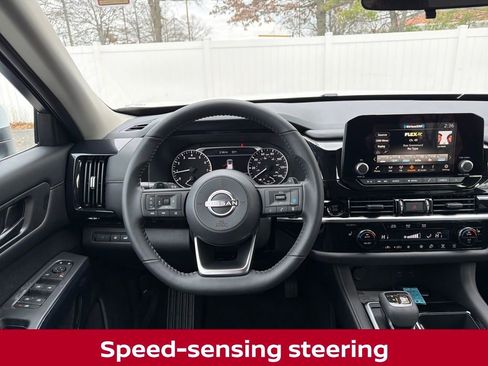 New 2025 Nissan Pathfinder SV w/ Black Appearance Package image 17