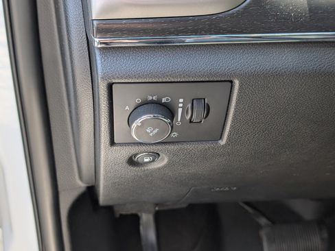 Used 2018 Jeep Grand Cherokee Limited AWD/4WD image 22