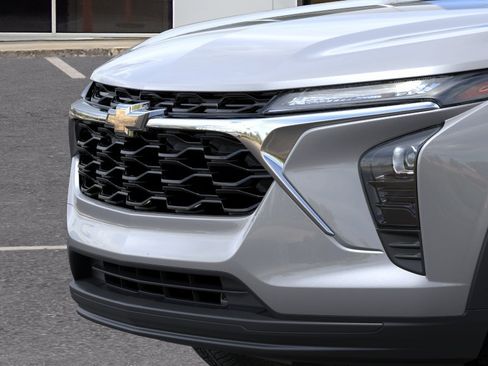 New 2026 Chevrolet Trax LS w/ LS Convenience Package FWD image 15