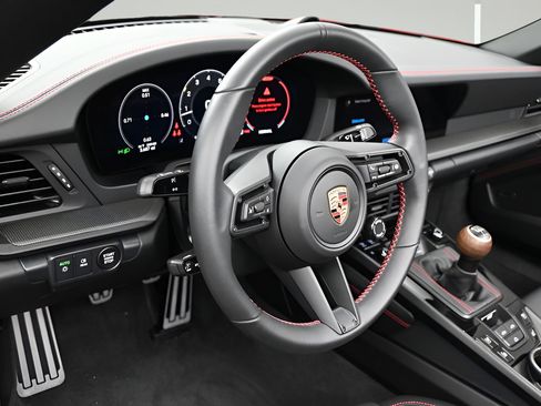 Certified 2026 Porsche 911 Carrera T RWD image 5