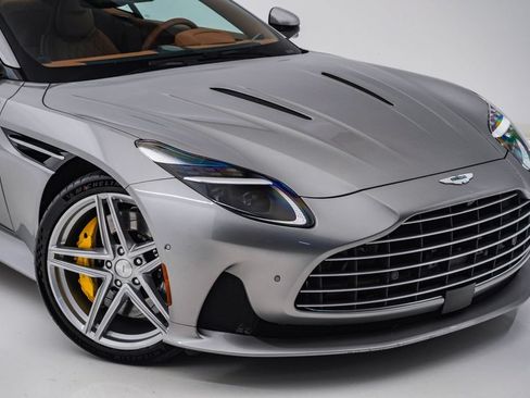 Used 2025 Aston Martin DB12 Coupe RWD image 4