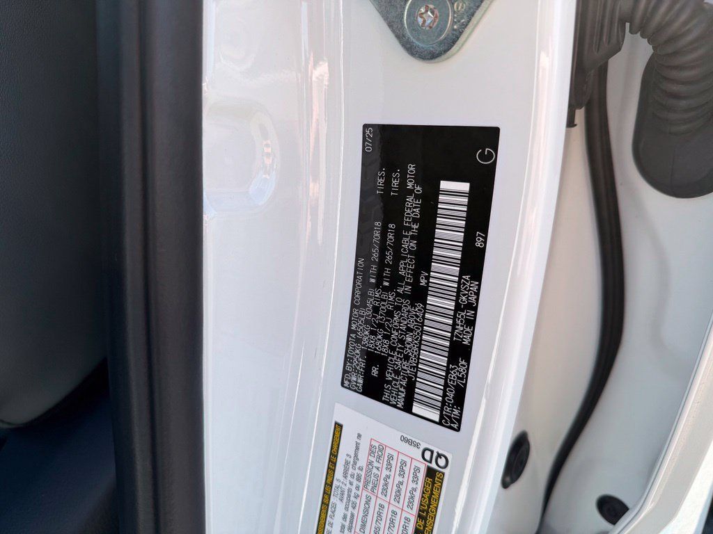 Used 2025 Toyota 4Runner Trailhunter AWD/4WD image 42
