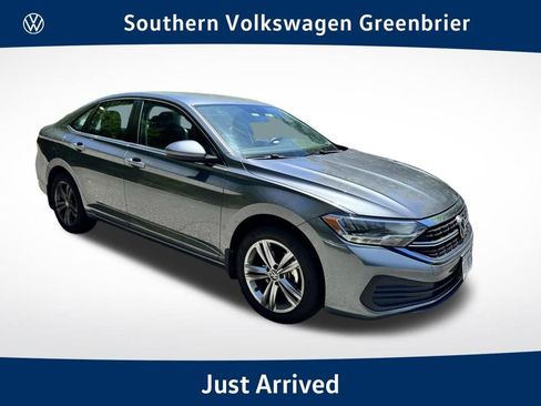 Used 2022 Volkswagen Jetta SE FWD image 1