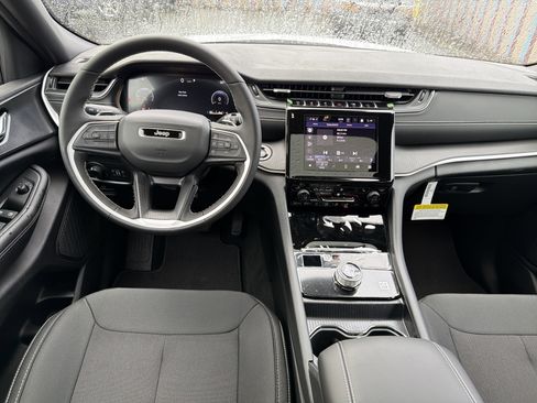 New 2026 Jeep Grand Cherokee Laredo X image 12