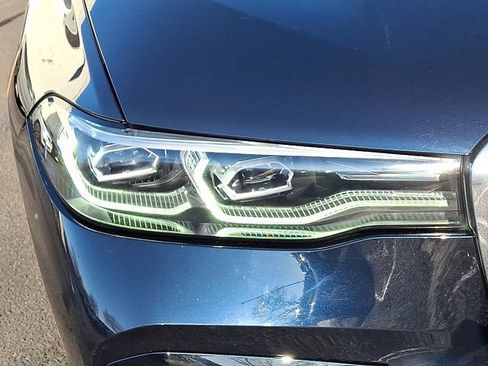 Used 2022 BMW X7 xDrive40i w/ M Sport Package image 9