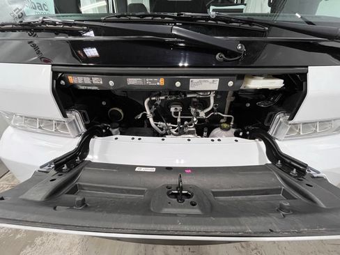 Used 2024 Chevrolet Brightdrop 400 w/ Commercial Equipment Package AWD/4WD image 9