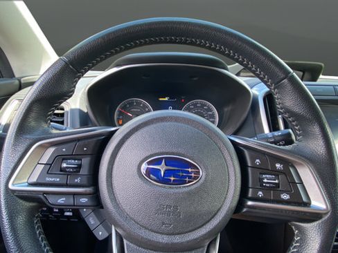 Used 2022 Subaru Ascent Premium w/ Convenience Package AWD/4WD image 16