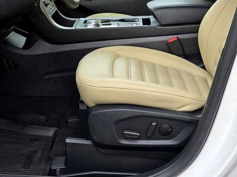 Used 2022 Ford Edge SEL w/ Convenience Package image 17