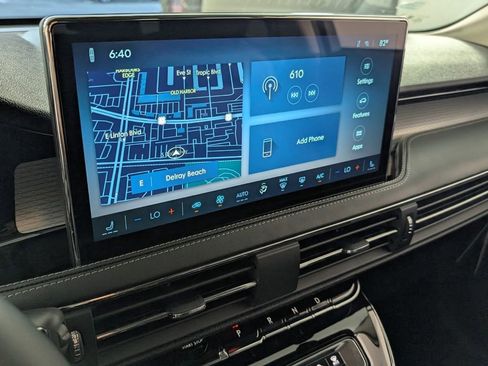 New 2025 Lincoln Corsair FWD image 11