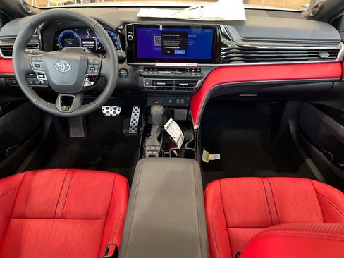 New 2026 Toyota Camry Hybrid FWD image 23