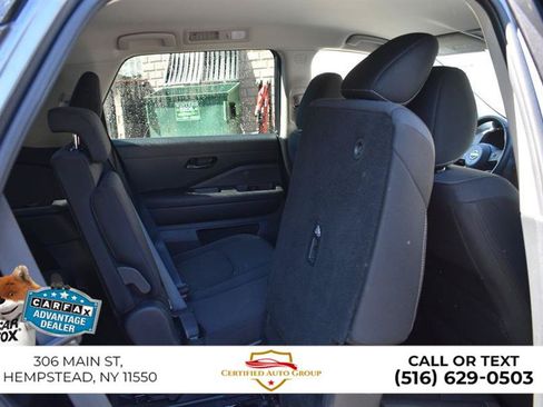 Used 2025 Nissan Pathfinder SV FWD image 33