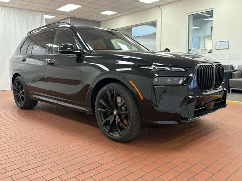 Used 2026 BMW X7 xDrive40i w/ M Sport Package AWD/4WD image 6