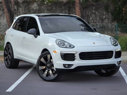 Used 2016 Porsche Cayenne AWD/4WD image 1