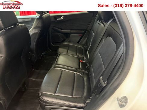 Used 2022 Ford Escape Titanium image 12