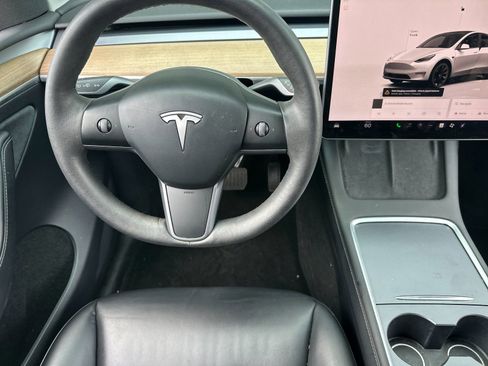 Used 2023 Tesla Model Y Long Range image 13