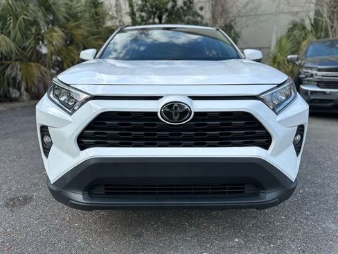 Used 2020 Toyota RAV4 XLE FWD image 2