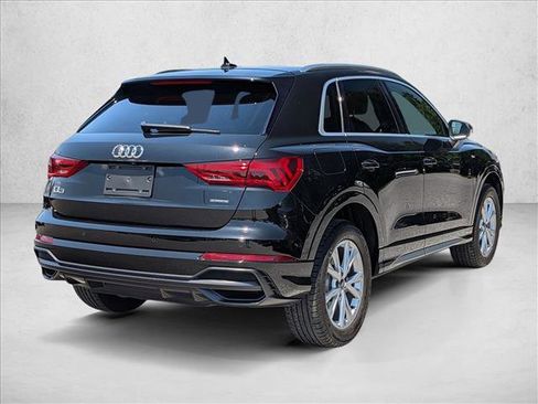Used 2022 Audi Q3 2.0T Premium w/ Convenience Package AWD/4WD image 5