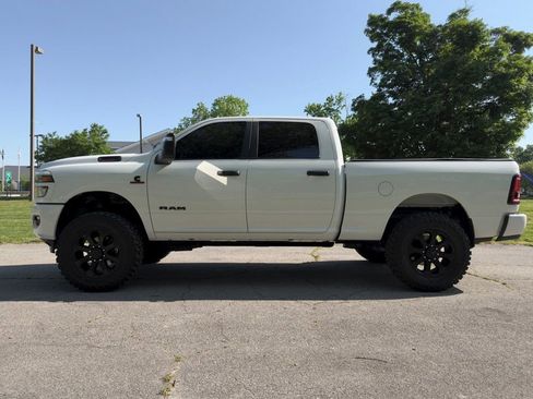 Used 2025 RAM 2500 Big Horn AWD/4WD image 35