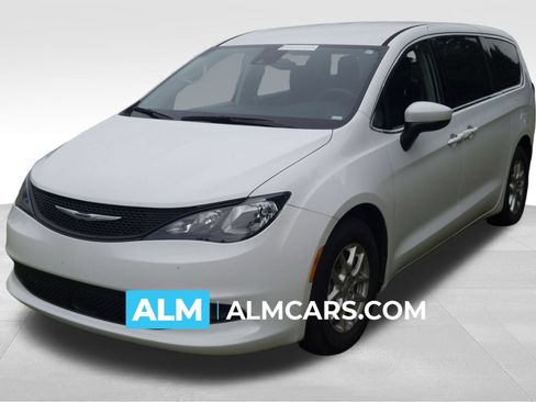 Used 2023 Chrysler Voyager LX FWD image 1
