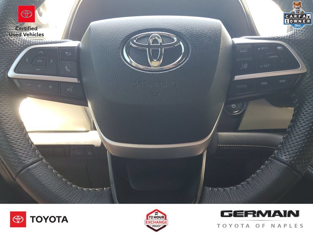 Certified 2025 Toyota Sienna Limited FWD image 26