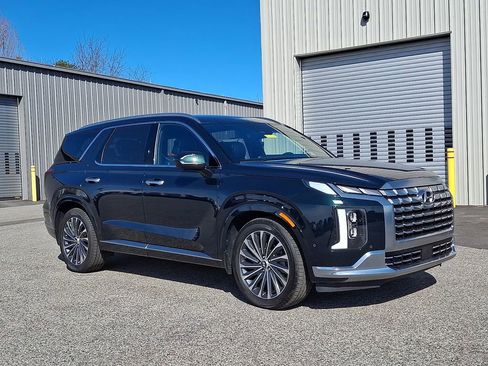 Used 2023 Hyundai Palisade Calligraphy image 1