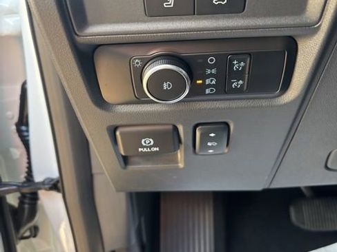 Used 2024 Ford Expedition Limited image 20