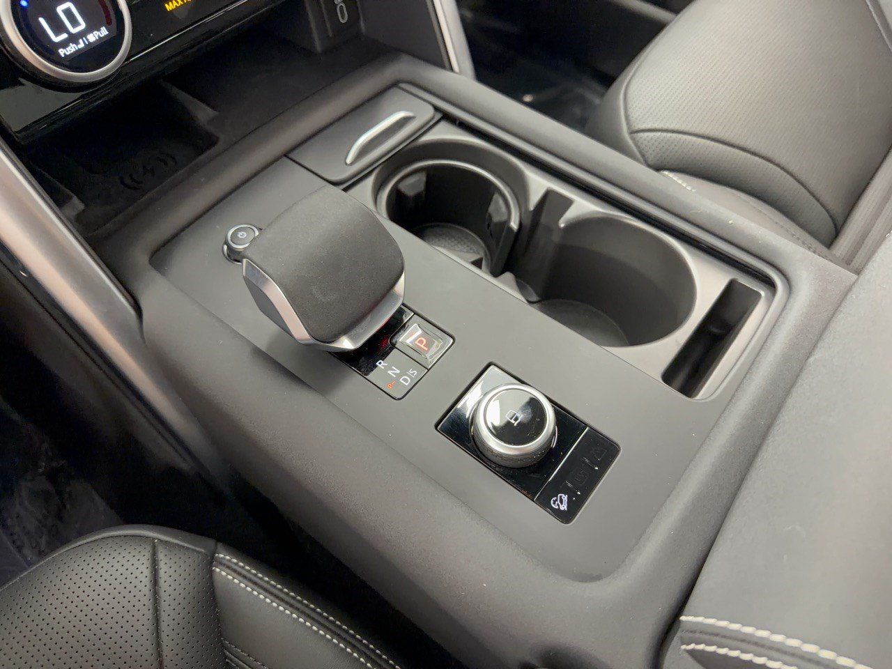 Certified 2026 Land Rover Discovery Dynamic SE AWD/4WD image 22