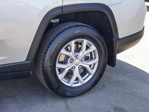 Certified 2022 Jeep Grand Cherokee L Limited w/ MOPAR Finishing Package RWD image 10