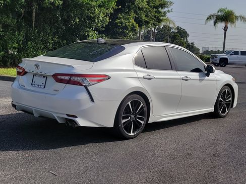 Used 2018 Toyota Camry XSE FWD image 7