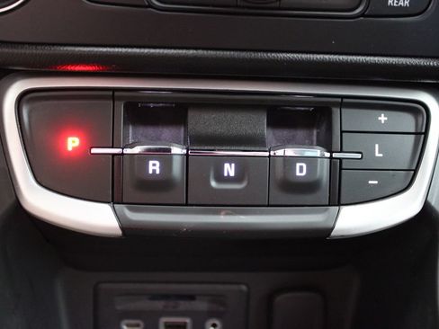 Used 2023 GMC Terrain SLT w/ Elevation Edition FWD image 16