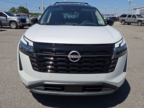 New 2026 Nissan Pathfinder Platinum FWD image 16