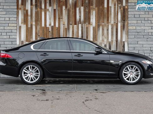 Used 2017 Jaguar XF Prestige AWD/4WD image 8