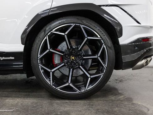 Used 2023 Lamborghini Urus Performante AWD/4WD image 10
