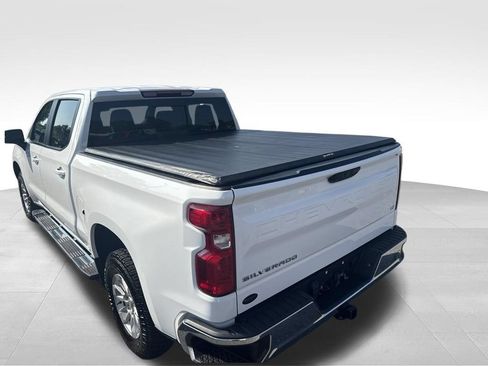 Used 2022 Chevrolet Silverado 1500 LT w/ Convenience Package II AWD/4WD image 8