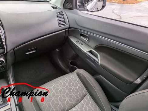 Used 2021 Mitsubishi Outlander Sport SE image 21