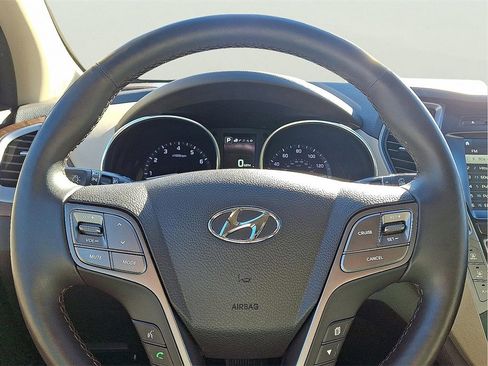 Used 2017 Hyundai Santa Fe SE image 21