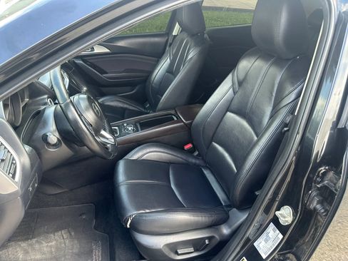 Used 2018 MAZDA MAZDA3 Touring FWD image 10