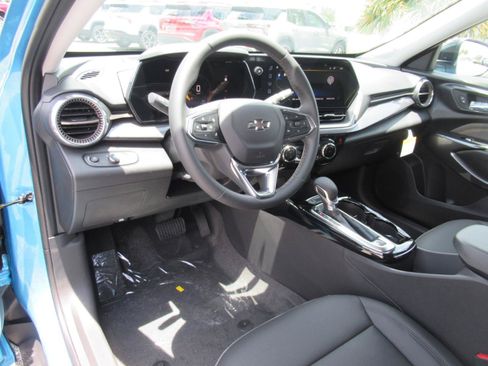New 2026 Chevrolet Trax ACTIV w/ Driver Confidence Package FWD image 16