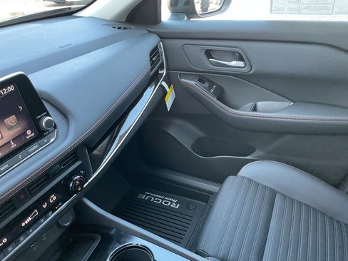 New 2026 Nissan Rogue SV image 32