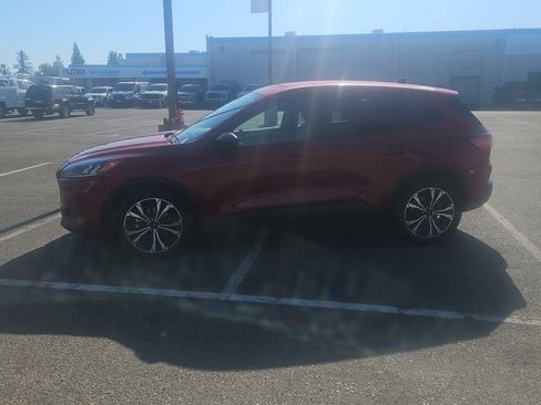 Used 2021 Ford Escape SE w/ SE Sport Appearance Package FWD image 5
