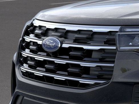New 2026 Ford Explorer Active RWD image 17
