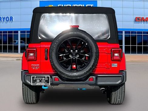 Used 2024 Jeep Wrangler Unlimited Sahara AWD/4WD image 6