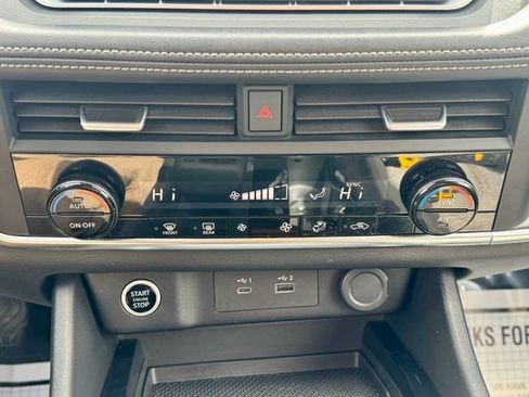 Used 2023 Nissan Rogue SV image 23