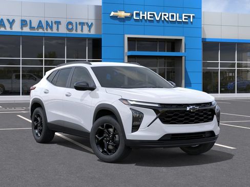 New 2026 Chevrolet Trax LT w/ Driver Confidence Package FWD image 7