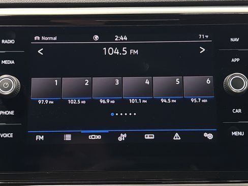Used 2023 Volkswagen Atlas Cross Sport SEL R-Line AWD/4WD image 30