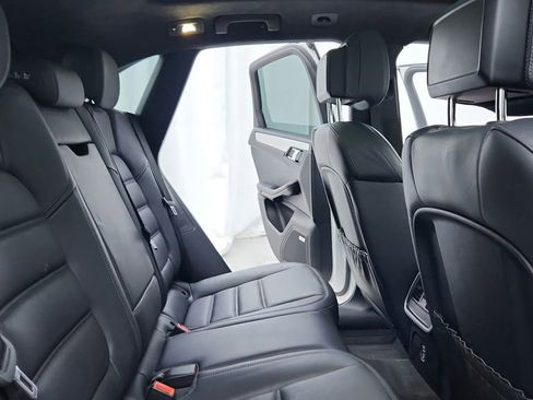 Used 2020 Porsche Macan Turbo image 40