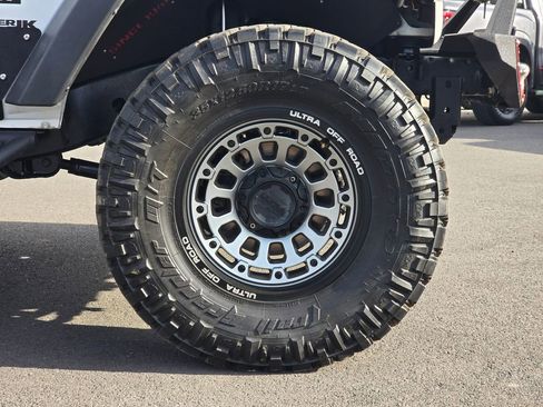 Used 2018 Jeep Wrangler Unlimited Sport S image 9