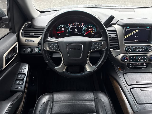 Used 2019 GMC Yukon Denali w/ Denali Ultimate Package AWD/4WD image 19